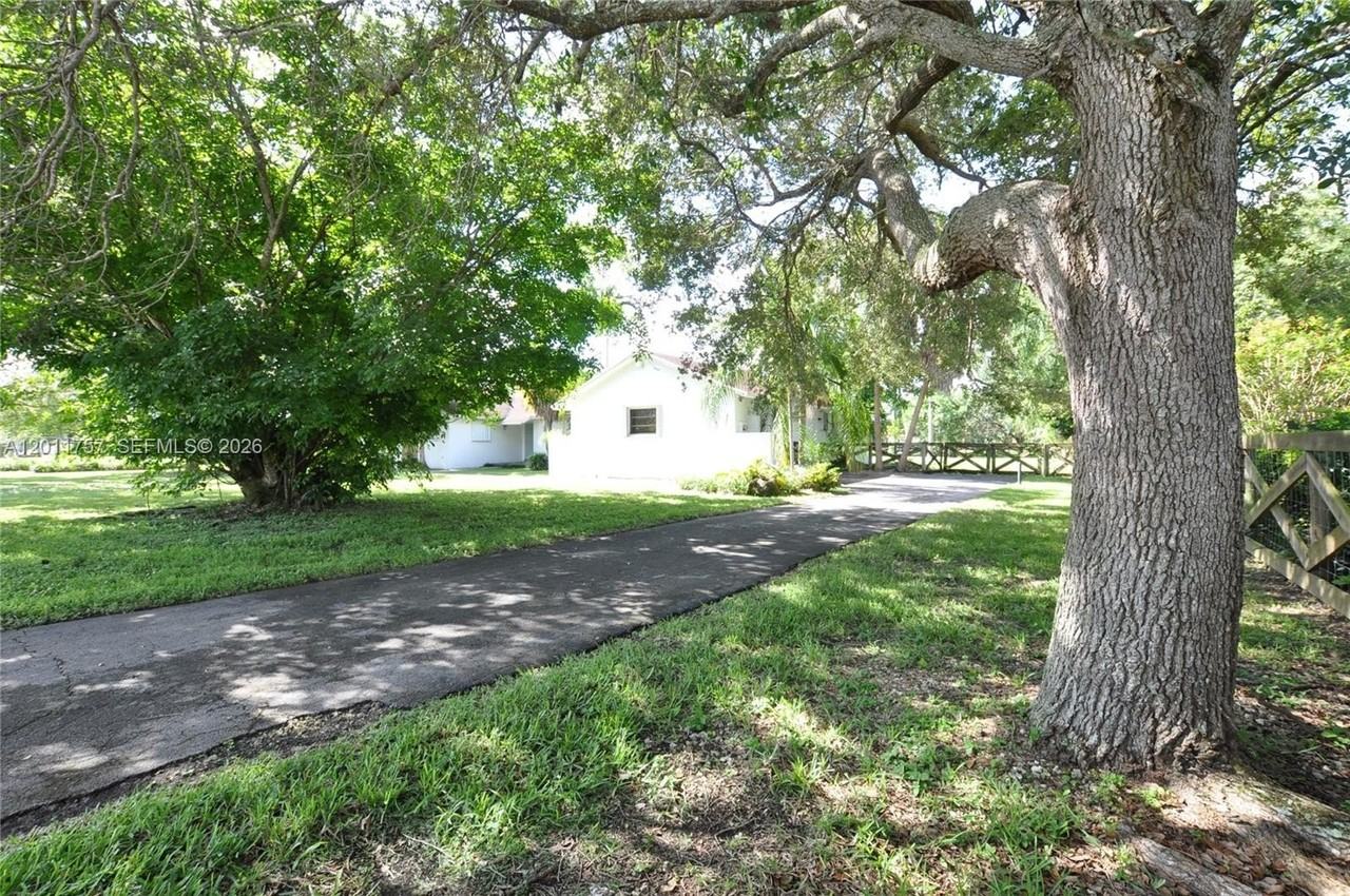 16760 Sw 280th St - Photo 3 of 44