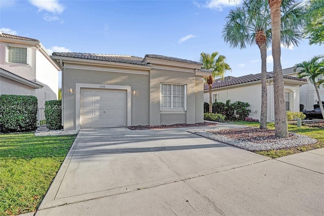 6928 Nw 33rd St #6928 - Photo 6 of 45