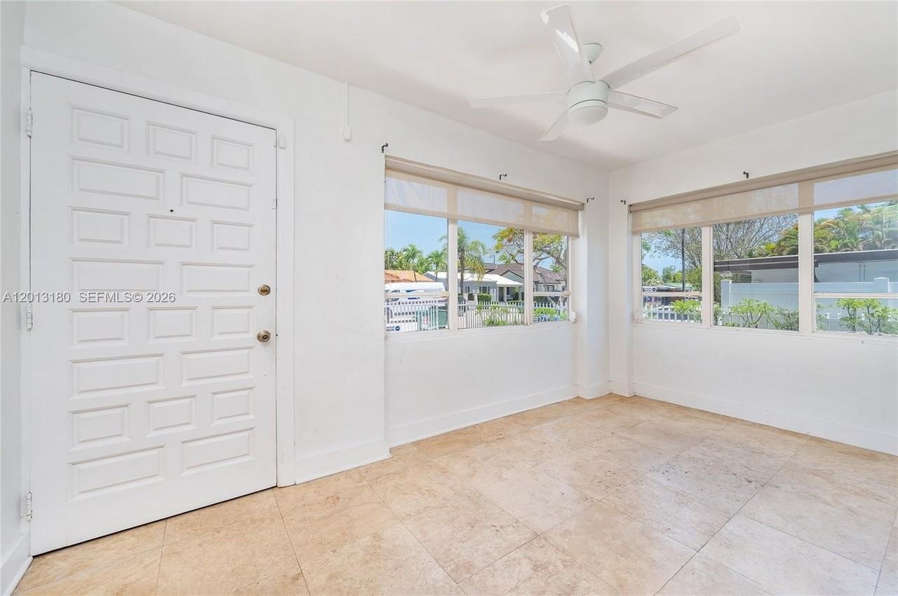 2368 Sw 26th St #A - Photo 7 of 26