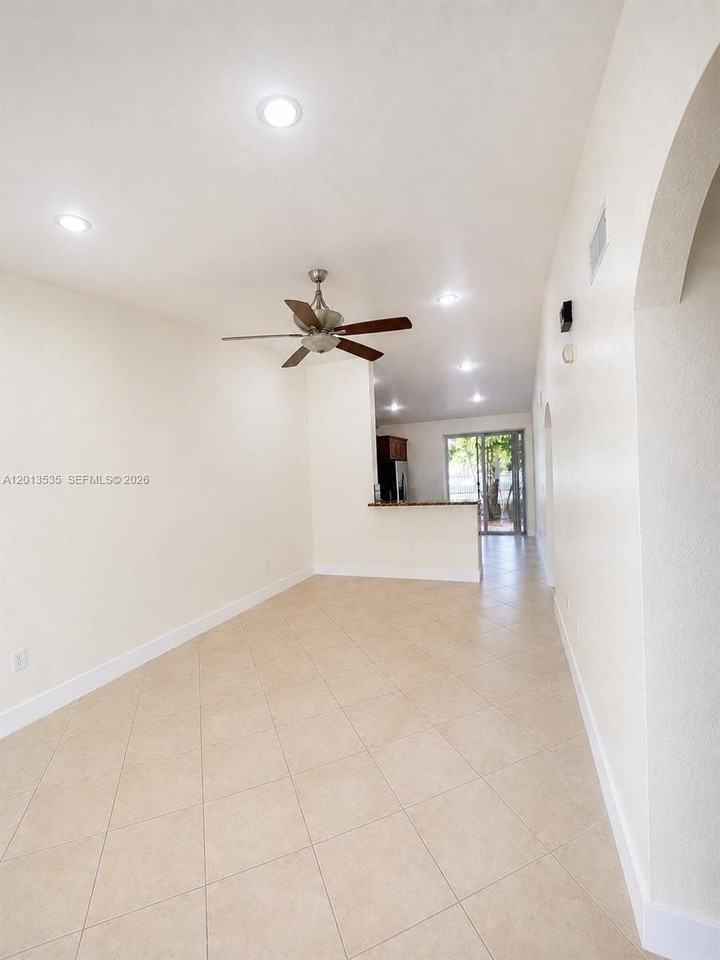 18743 Sw 27th St #18743 - Photo 7 of 21