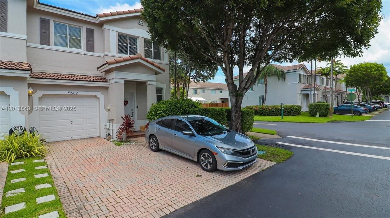 5662 Nw 112th Ct - Photo 4 of 43