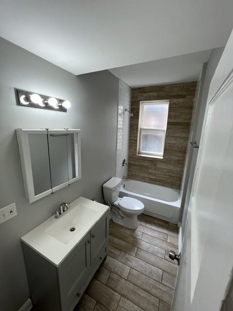Carpenter - Photo 5 of 18