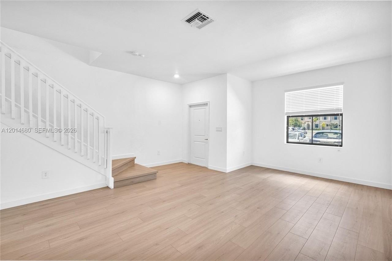 11854 Sw 246th Ln - Photo 5 of 36