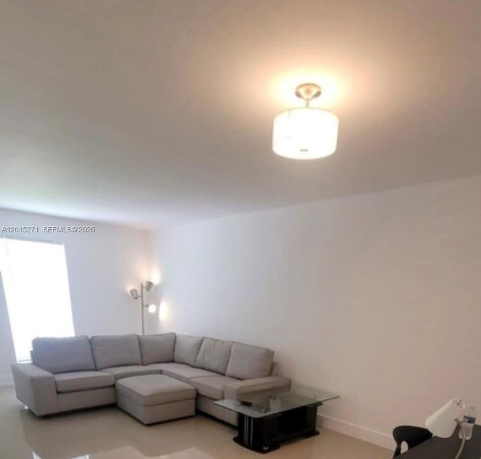 2341 Sw 17th Ave #2343 - Photo 3 of 14