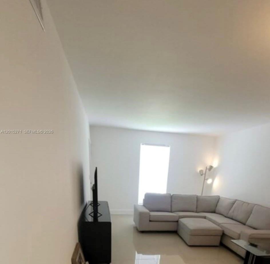 2341 Sw 17th Ave #2343 - Photo 4 of 14
