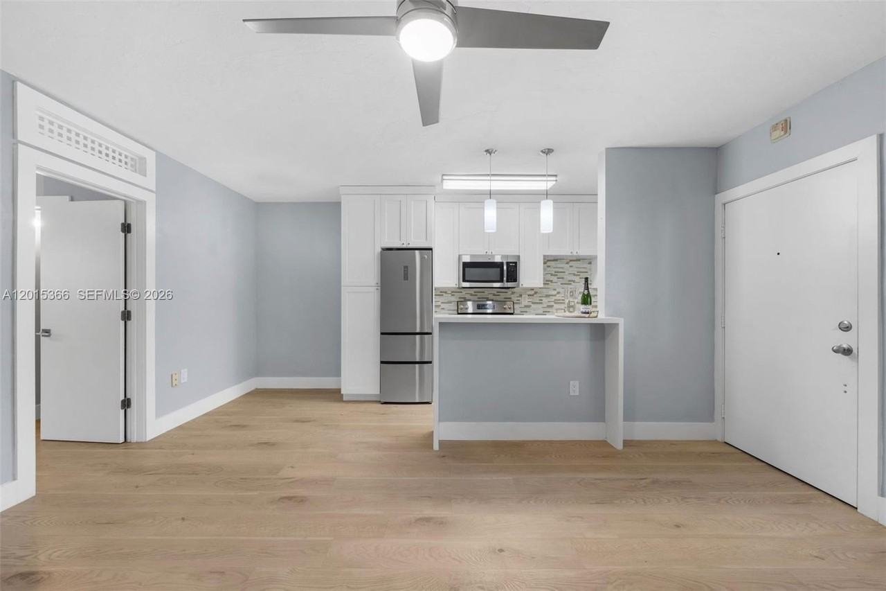 6330 Sw 79th St #4 - Photo 4 of 19