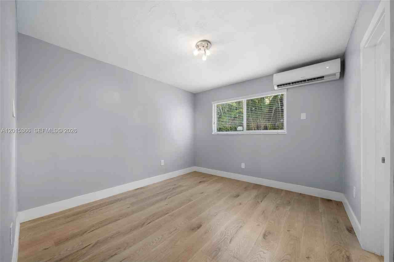 6330 Sw 79th St #4 - Photo 5 of 19
