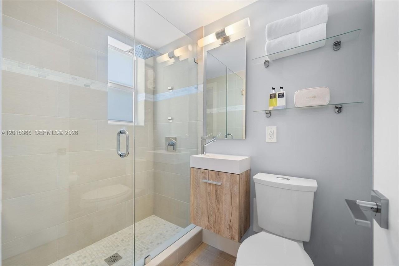 6330 Sw 79th St #4 - Photo 7 of 19