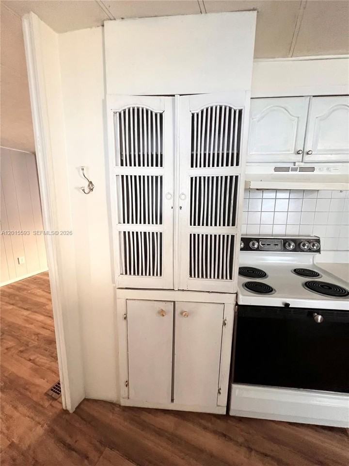 2680 Sw 54th St #0 - Photo 6 of 31