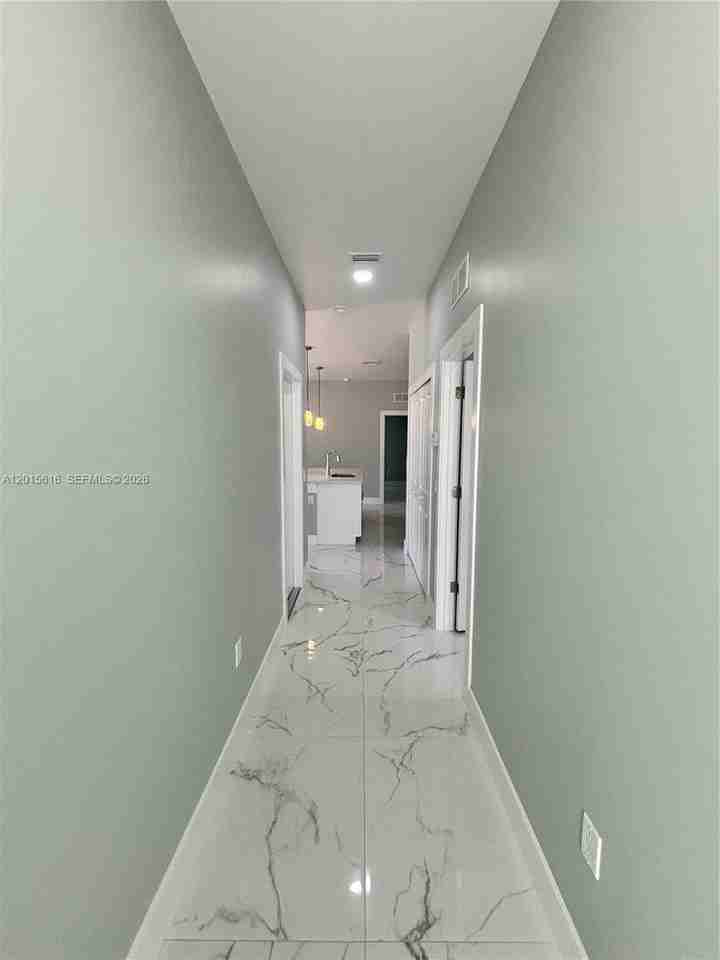 1006/1008 W 12TH ST #A - Photo 3 of 33