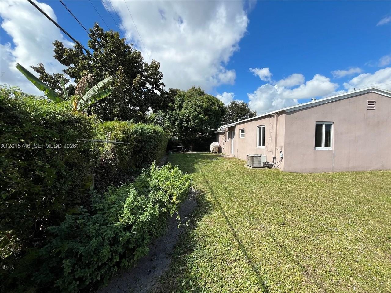 1742 Nw 81st St - Photo 4 of 21