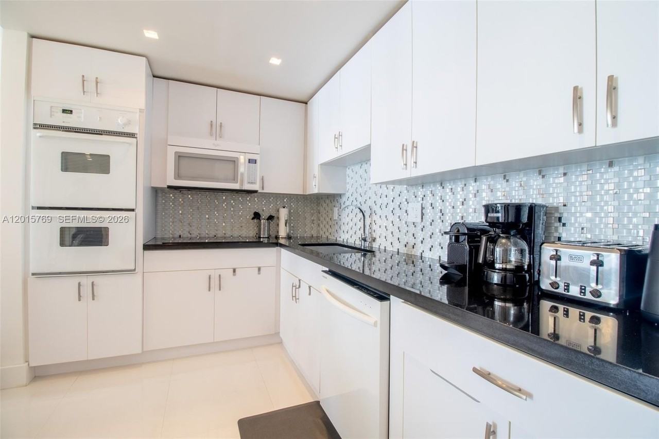 19370 Collins Ave #902 - Photo 6 of 25