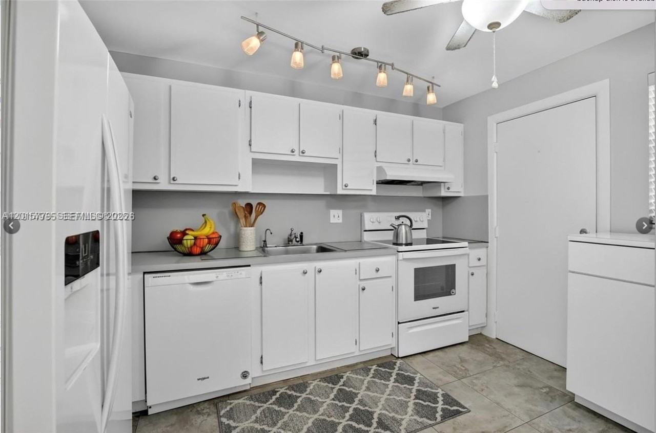 3050 Ne 16th Ave #407 - Photo 3 of 31