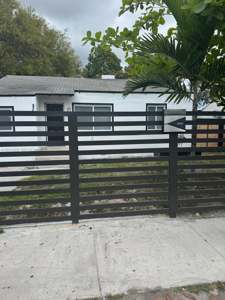 833 Nw 75th St - Photo 2 of 16