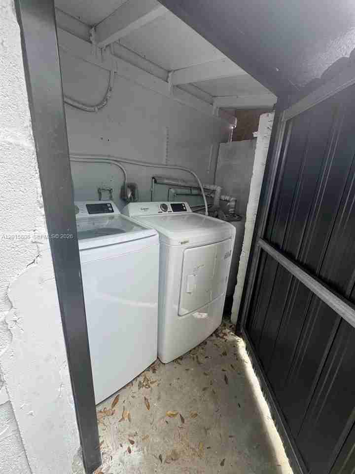 833 Nw 75th St - Photo 3 of 16