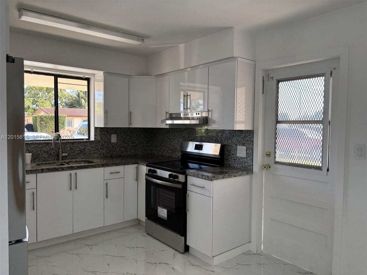 7343 Sw 21st St #0 - Photo 4 of 21