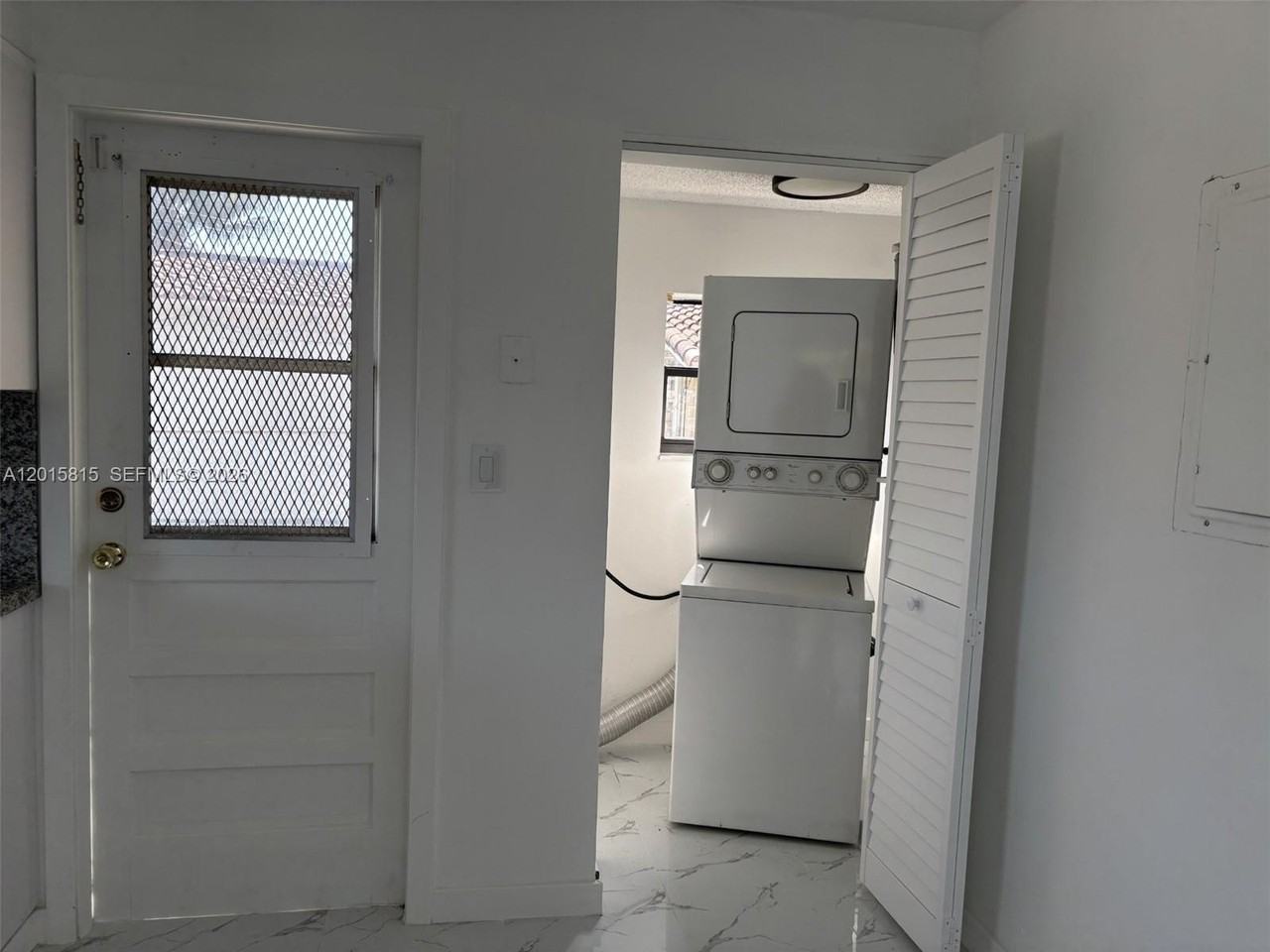 7343 Sw 21st St #0 - Photo 6 of 21