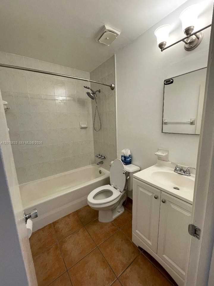 10112 Sw 20th St - Photo 5 of 10