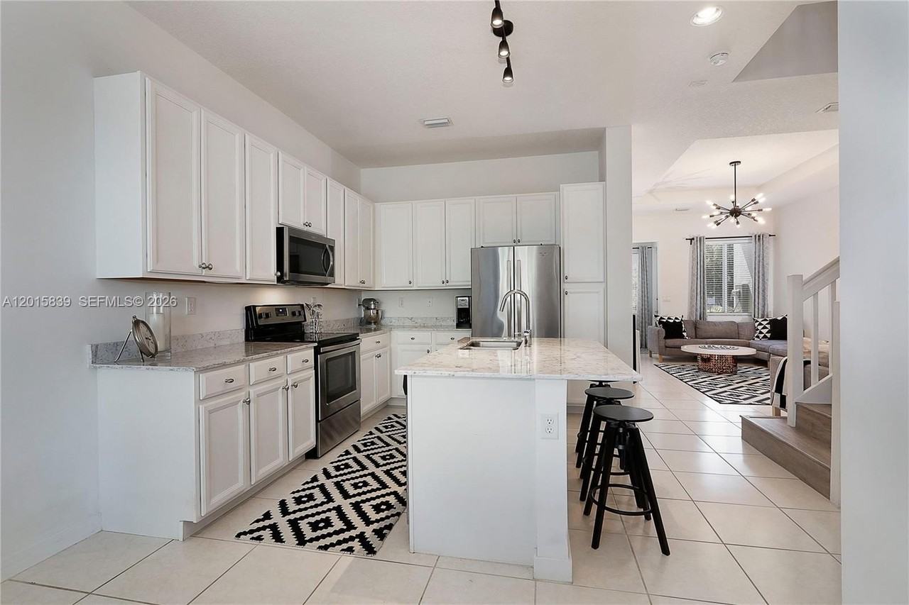 17641 Sw 153rd Ct - Photo 6 of 22