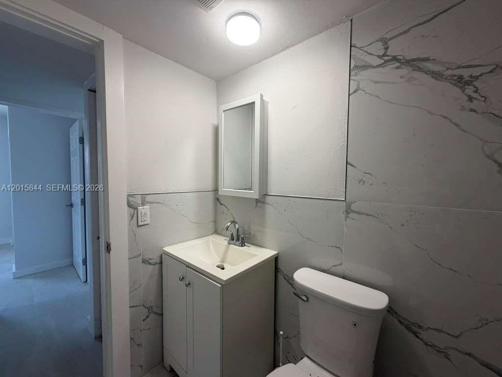 1461 Sw 7th St #1 - Photo 7 of 11
