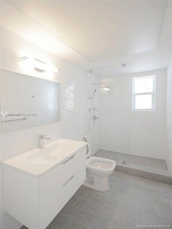 620 Michigan Ave #7 - Photo 4 of 5