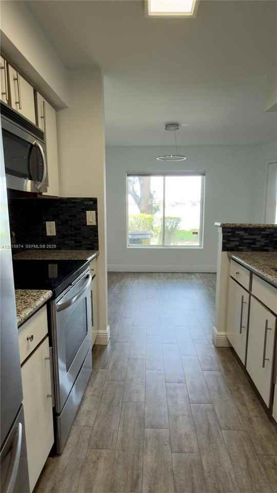 2445 Nw 33rd St #1404 - Photo 7 of 47
