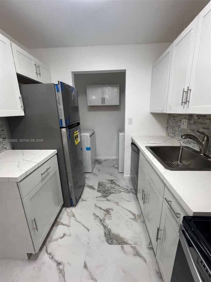 469 Ne 207th Ln #102 - Photo 3 of 14