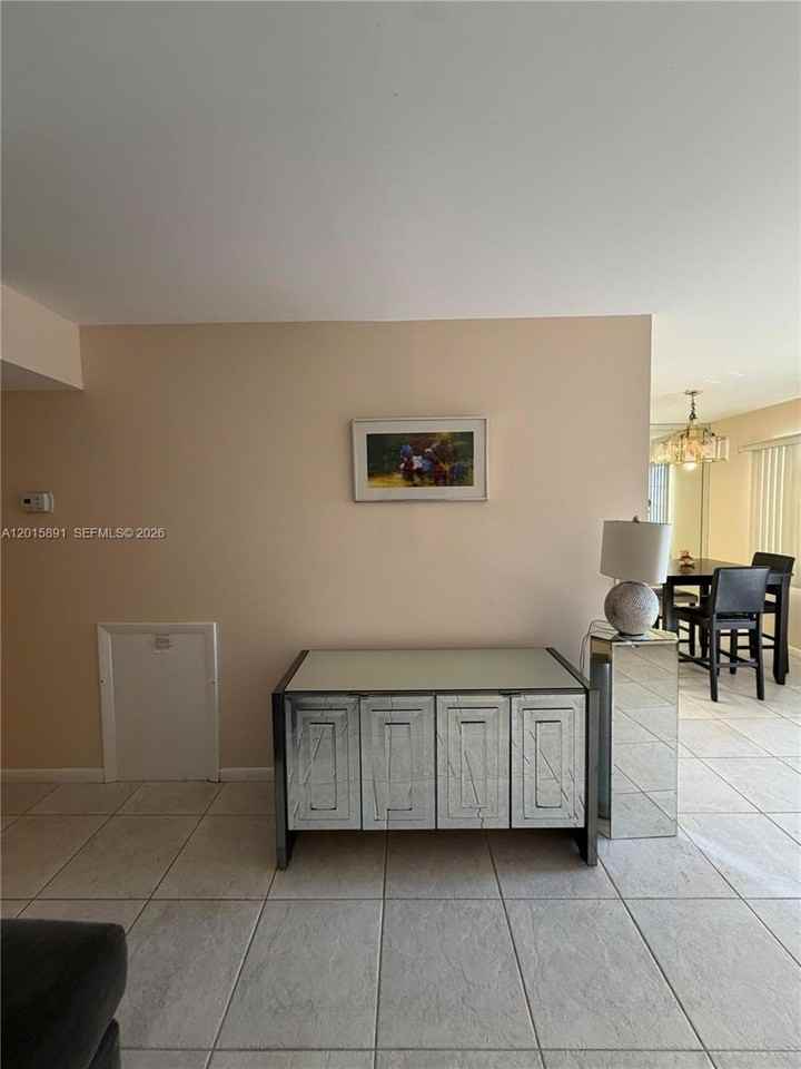 3032 Hythe B #3032 - Photo 4 of 27