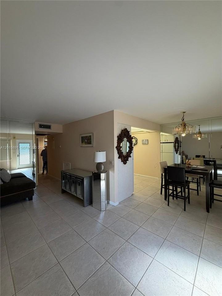 3032 Hythe B #3032 - Photo 7 of 27