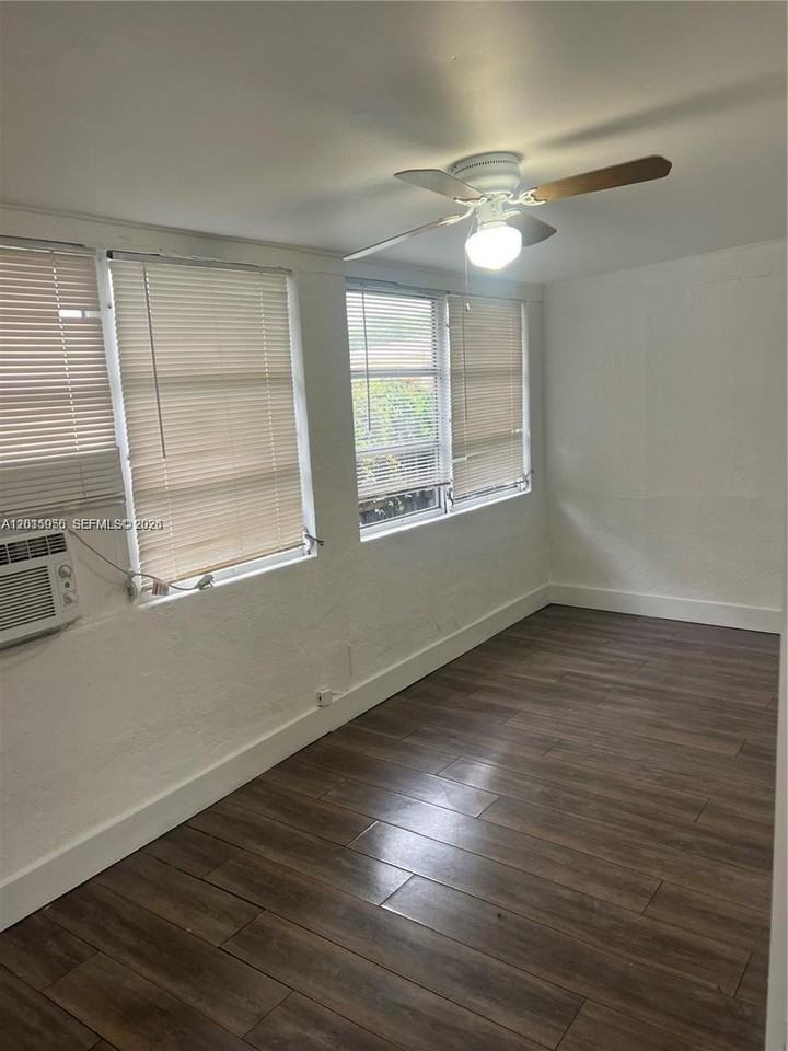 1937 Taylor St #2 - Photo 5 of 10