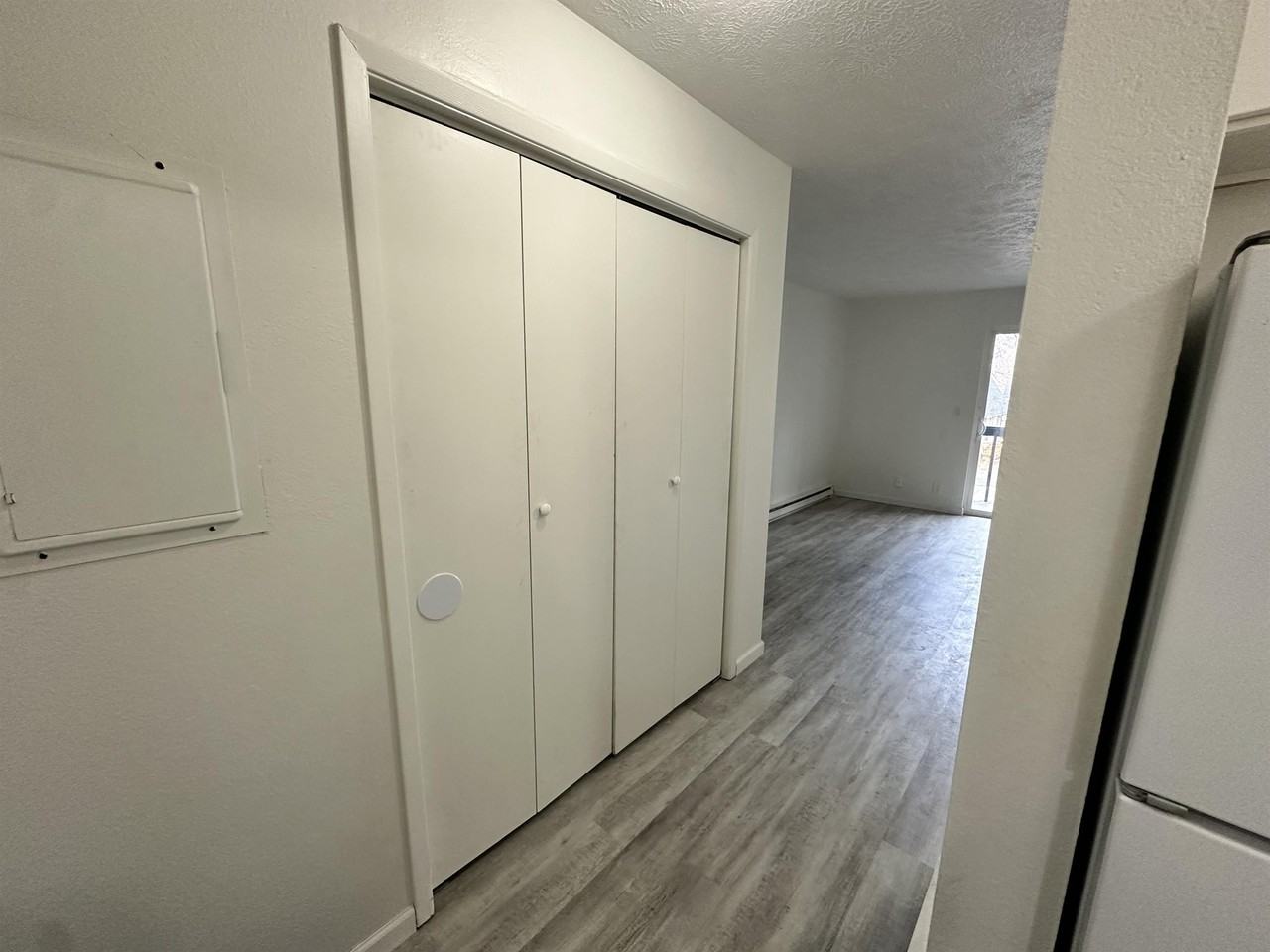 1119 West 11th Avenue - Photo 2 of 9