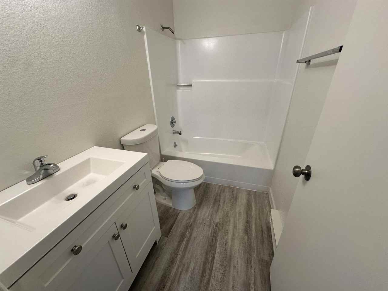 1119 West 11th Avenue - Photo 7 of 9