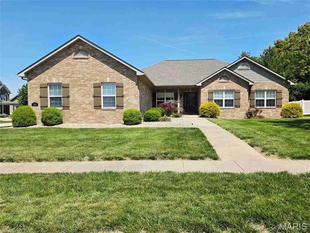 1410 Gambier Terrace Ct - Photo 2 of 28
