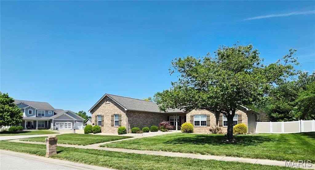 1410 Gambier Terrace Ct - Photo 3 of 28