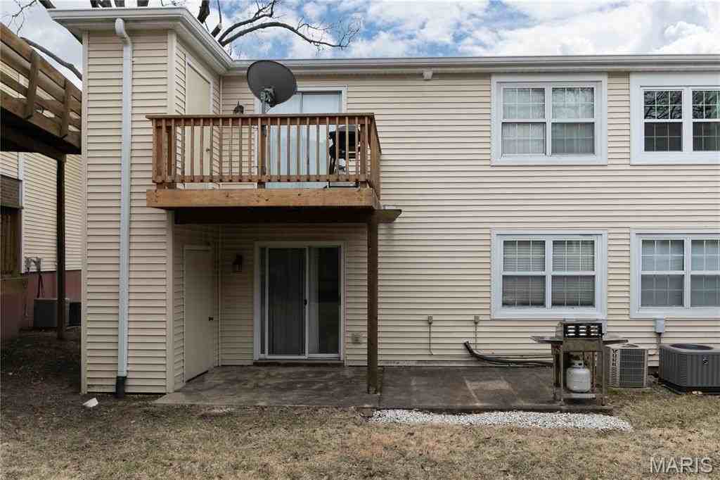 8901 Cardinal Ter - Photo 6 of 21