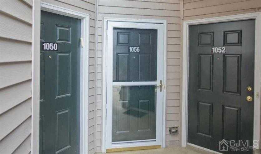 1056 Morning Glory Dr - Photo 2 of 10