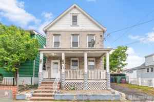 featured image of 446 Baker Pl #2