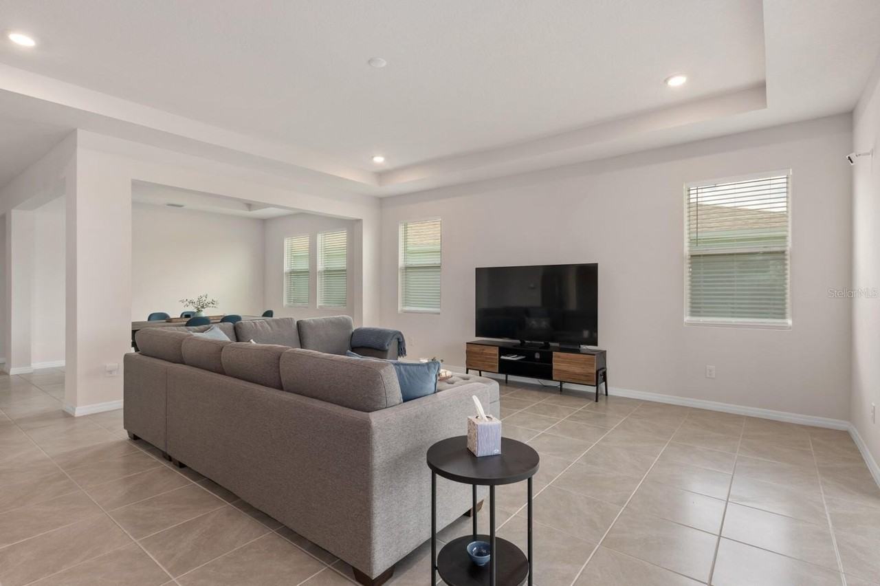520 158th St E - Photo 5 of 29