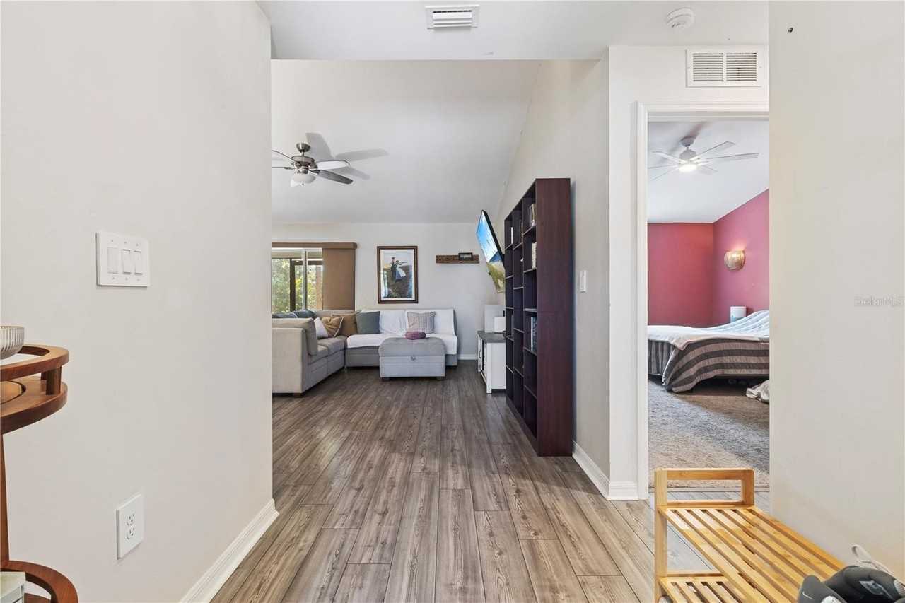 3609 Markle Ave - Photo 4 of 46