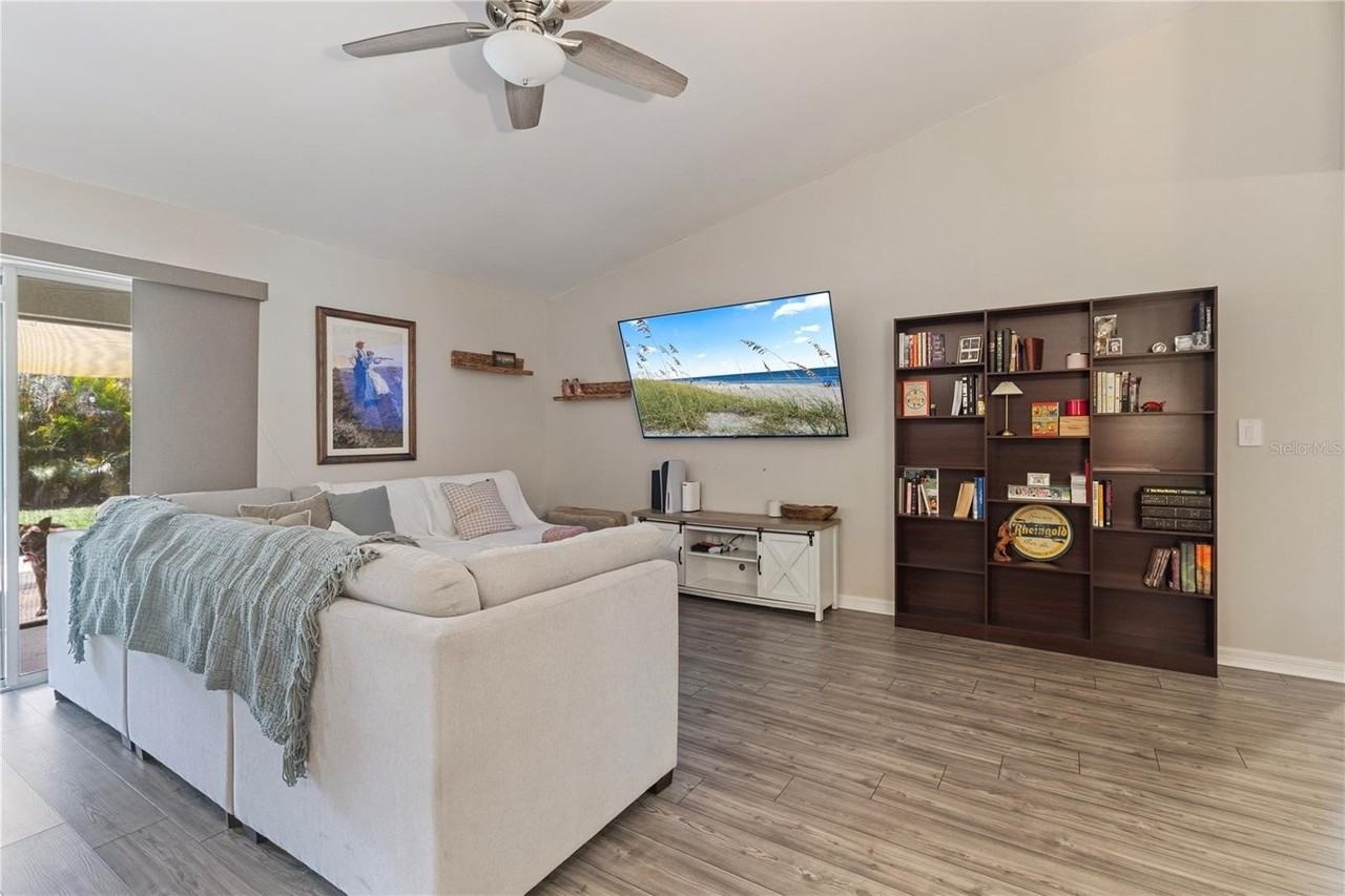 3609 Markle Ave - Photo 6 of 46