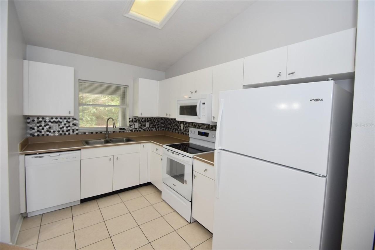 6 Rosedale Pl - Photo 7 of 27