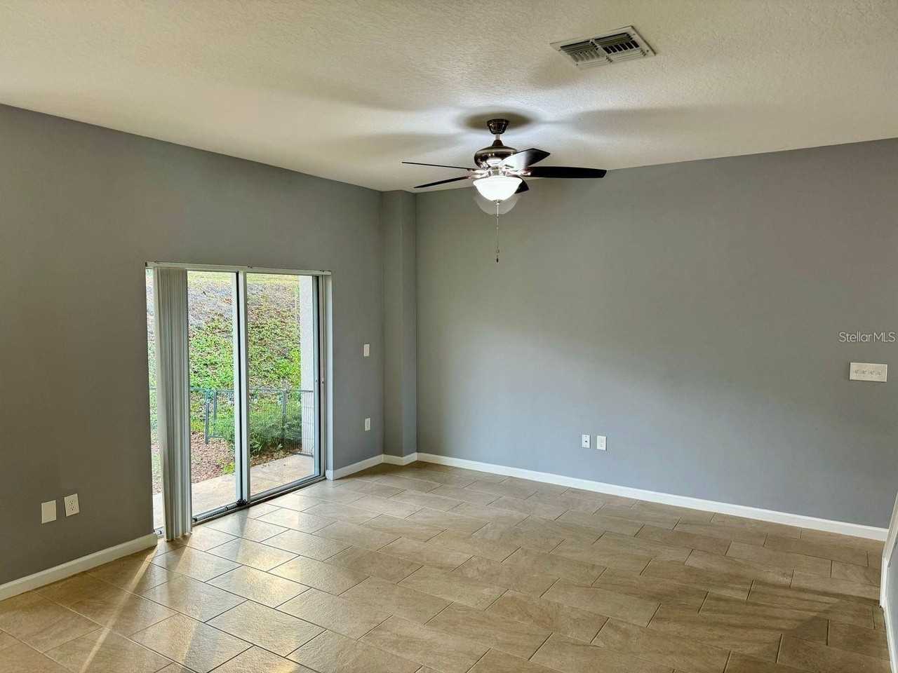 930 Lakefront Village Dr - Photo 6 of 17