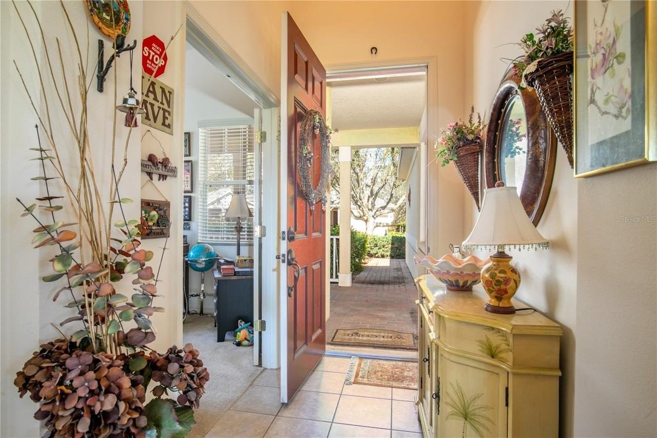 112 Flame Vine Way - Photo 4 of 27