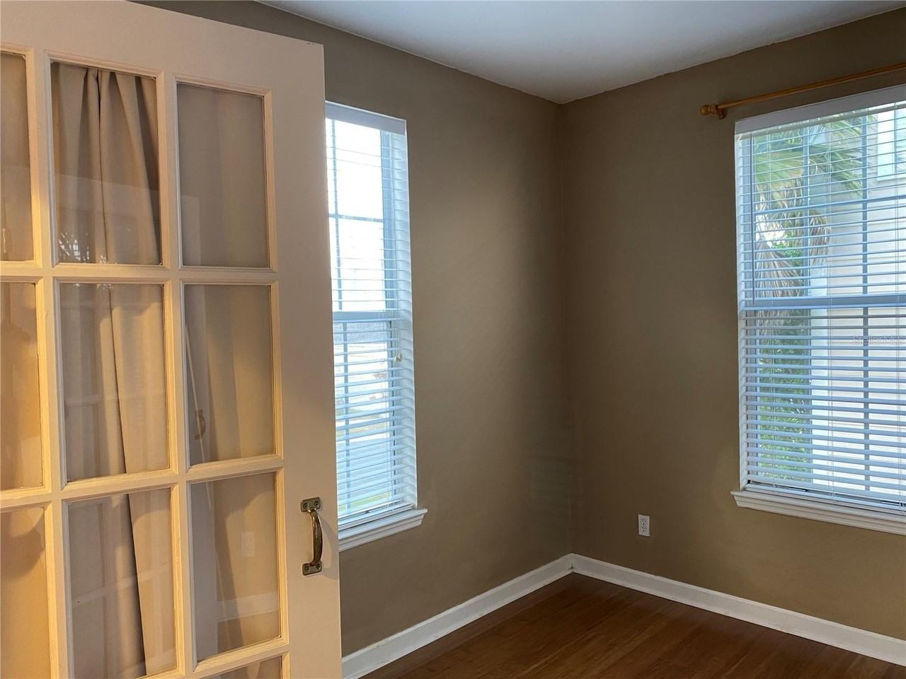 2549 Twain Dr - Photo 6 of 16