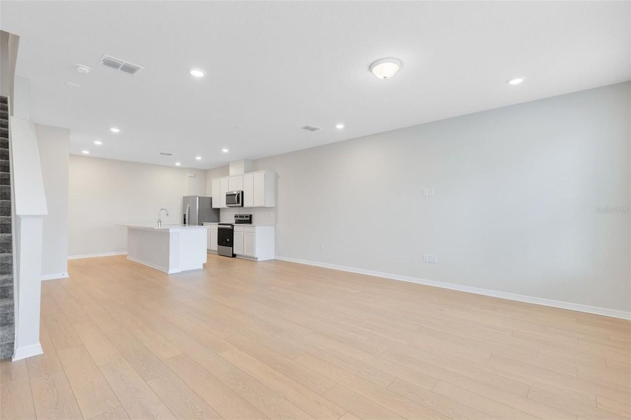 6331 Breeze Filled Ln - Photo 4 of 15
