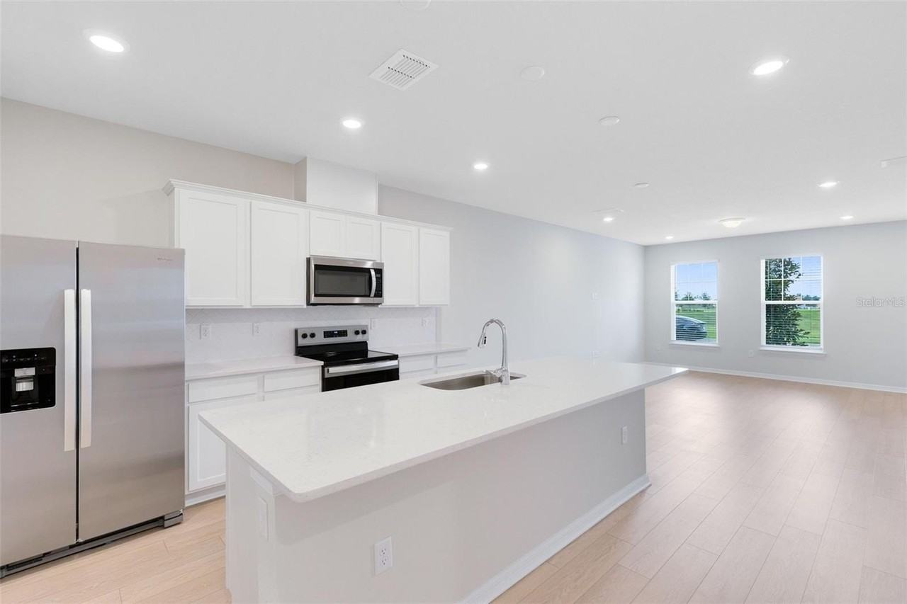 6331 Breeze Filled Ln - Photo 7 of 15