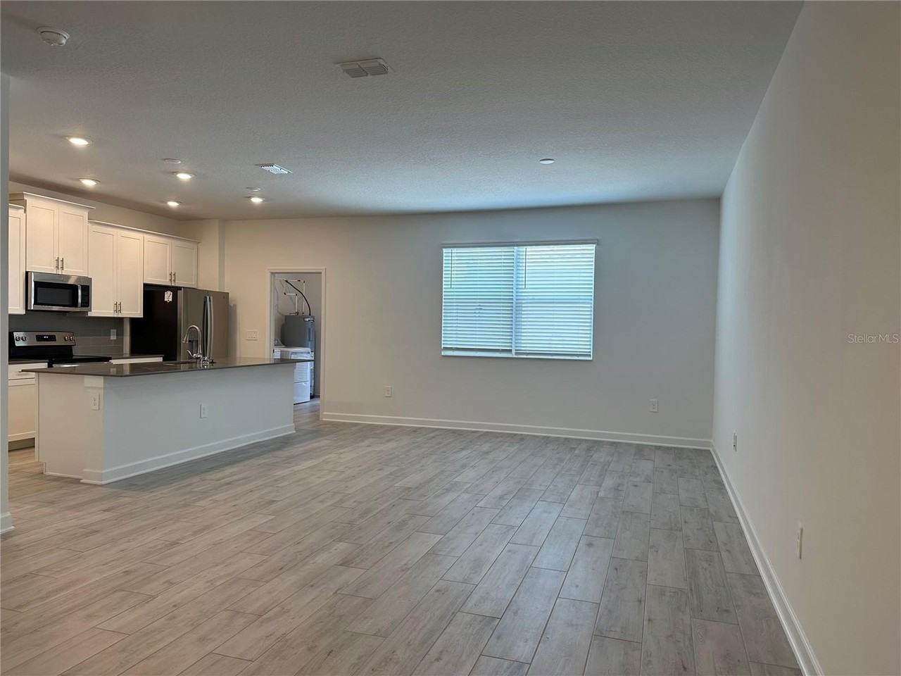 3128 Addison Blvd - Photo 4 of 35