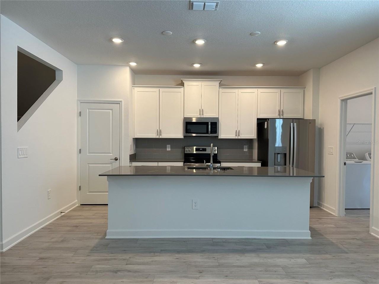 3128 Addison Blvd - Photo 5 of 35