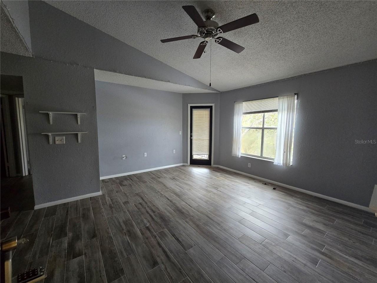 5267 Images Cir #303 - Photo 6 of 27