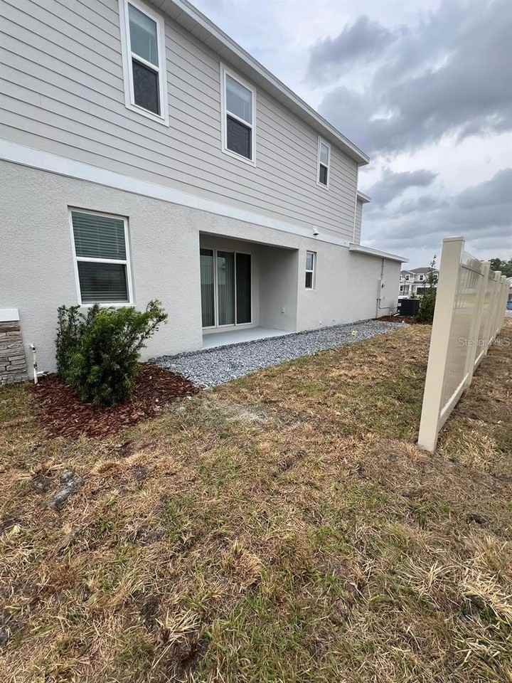 1465 Axel Graeson Ave - Photo 2 of 13